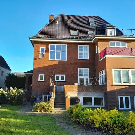 Wg-Zimmer In Villendachgeschoss Nahe Am Bahnhof Heide  Extérieur photo