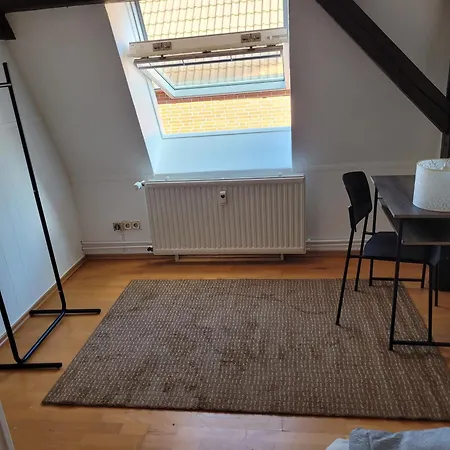 Wg-Zimmer In Villendachgeschoss Nahe Am Bahnhof Heide  Extérieur photo