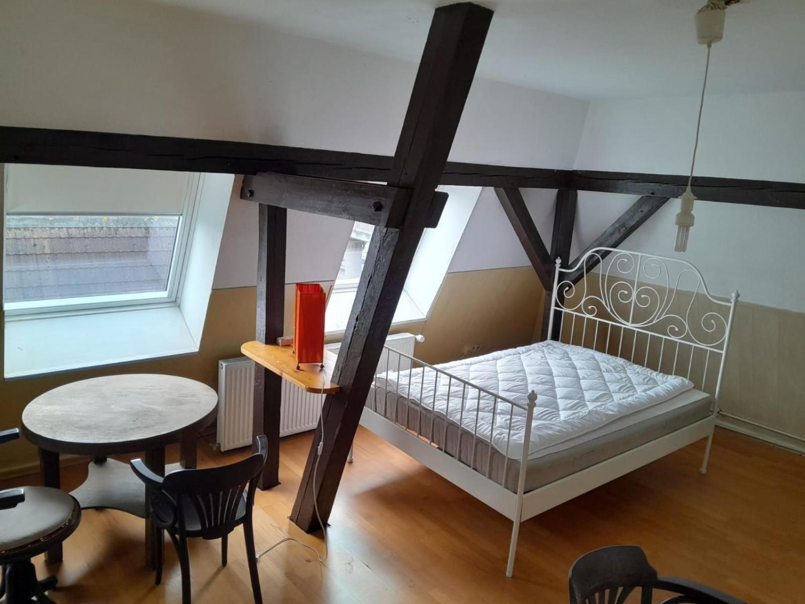 Campsite Wg-zimmer In Villendachgeschoss Nahe Am Bahnhof *